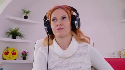 Sima Ladybigsmile online show from 20, 9, 2025