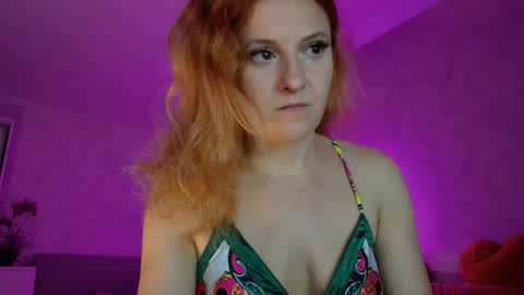 Sima Ladybigsmile online show from 19, 11, 2025