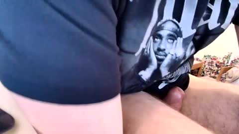 Snapshot of ladyboytoyz chatting on 30, 3, 2026 Farthammer69 online show from 30, 3, 2026