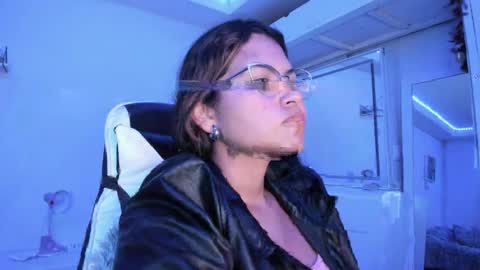  Lady  online show from 13, 4, 2026