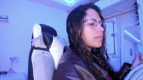  Lady  online show from 25, 5, 2026