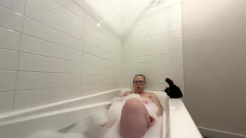 LadyCherieLynn online show from 7, 1, 2026