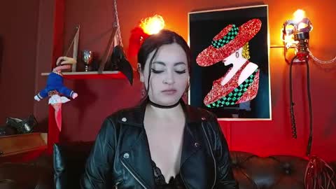 ladylunatikka online show from 7, 3, 2026