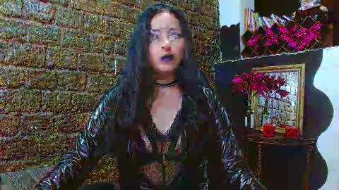 ladylunatikka online show from 19, 5, 2026