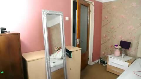 Snapshot of ladymariahx chatting on 15, 12, 2024 ladymariahx online show from 15, 12, 2024