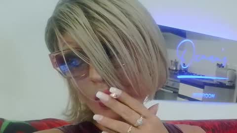 Oxana online show from 25, 4, 2026