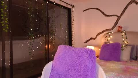 Lady  online show from 5, 12, 2025