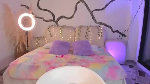 Lady  online show from 19, 12, 2025