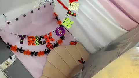 Snapshot of lahermosa_manika69 chatting on 28, 10, 2025 MANIKA online show from 28, 10, 2025