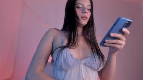 Snapshot of lahianblue chatting on 31, 3, 2026 laura online show from 31, 3, 2026