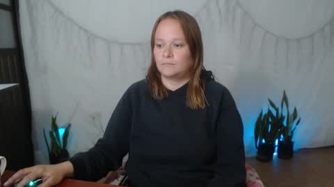  paola and a guest lol    online show from 25, 2, 2026