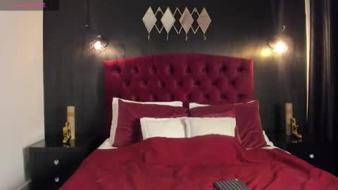 Snapshot of laia_jonees chatting on 2, 11, 2025 Laia online show from 2, 11, 2025