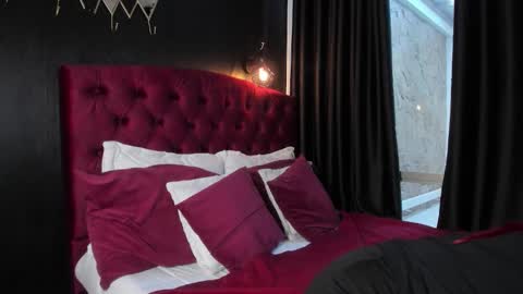 Snapshot of laia_jonees chatting on 22, 11, 2025 Laia online show from 22, 11, 2025