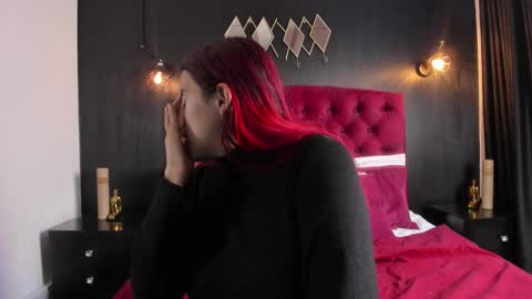 Snapshot of laia_jonees chatting on 27, 11, 2025 Laia online show from 27, 11, 2025