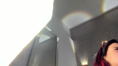 Laia  online show from 25, 4, 2026