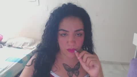 Snapshot of laila_silk chatting on 19, 6, 2026 laila_silk online show from 19, 6, 2026