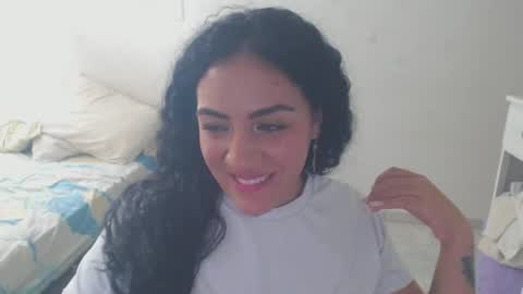 Snapshot of laila_silk chatting on 21, 6, 2026 laila_silk online show from 21, 6, 2026