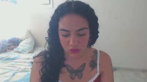 Snapshot of laila_silk chatting on 8, 7, 2026 laila_silk online show from 8, 7, 2026