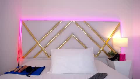 Laila Stilwills online show from 25, 4, 2026