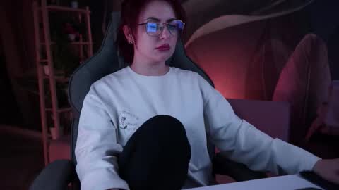 just call me Lana  and her security online show from 25, 10, 2025