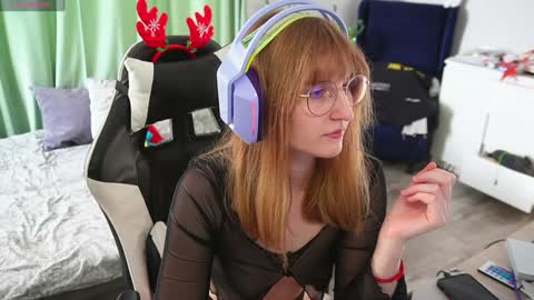 Snapshot of lana_del_kay chatting on 7, 12, 2024 Kay online show from 7, 12, 2024