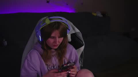 Snapshot of lana_del_kay chatting on 25, 10, 2025 Kay online show from 25, 10, 2025