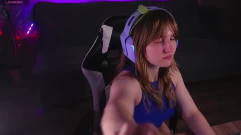 Snapshot of lana_del_kay chatting on 7, 11, 2025 Kay online show from 7, 11, 2025