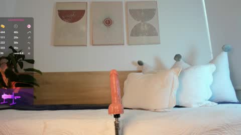 lana_kane_ online show from 13, 12, 2024