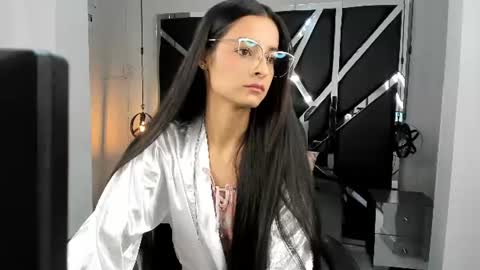 lana_rhoaades online show from 10, 6, 2026