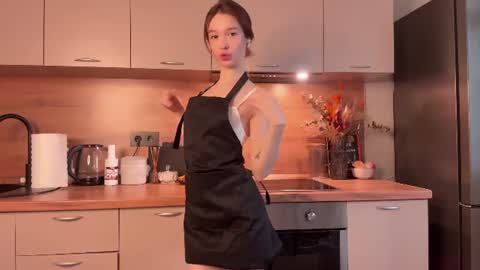 Snapshot of lana_vee chatting on 20, 6, 2026 Cleo online show from 20, 6, 2026