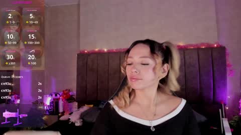 Snapshot of lanaamills chatting on 1, 6, 2026 Lana online show from 1, 6, 2026
