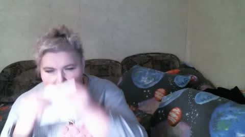 lanacat555 online show from 18, 4, 2026