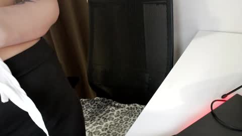 LanaDreamX online show from 9, 4, 2026