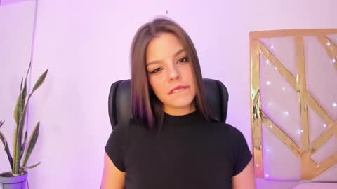 LanaJones online show from 6, 3, 2025