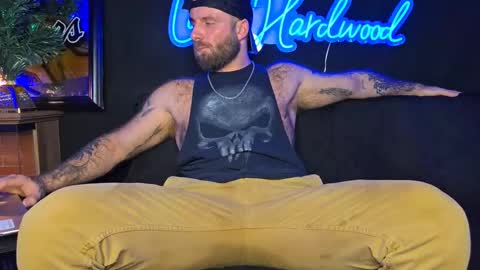 Snapshot of lancehardwood222 chatting on 22, 12, 2025 LANCE online show from 22, 12, 2025