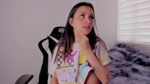 lanna_as online show from 28, 1, 2025