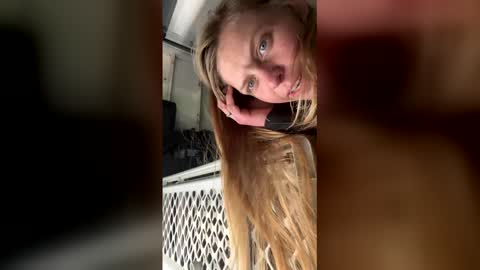 laquail online show from 25, 4, 2026