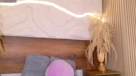 lara_curly online show from 9, 4, 2026