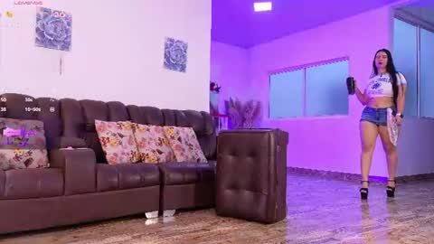 Hello Guys I am Lara Giraldo  WELCOME To my room online show from 25, 7, 2026