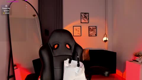 Lara Madisson online show from 25, 4, 2026