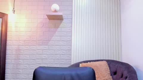      700  200   online show from 26, 1, 2025