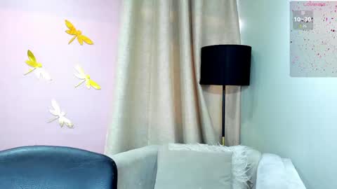      700  200   online show from 9, 2, 2025