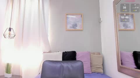      700  200   online show from 18, 4, 2026