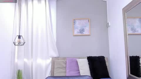      700  200   online show from 19, 4, 2026