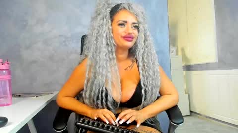 Lara online show from 22, 2, 2025