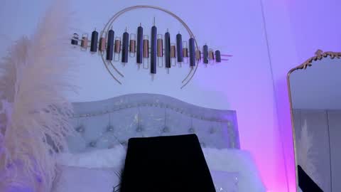 Lara  online show from 8, 2, 2025