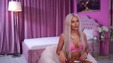 LaraBrynn online show from 18, 7, 2026