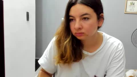 Lara online show from 7, 7, 2026