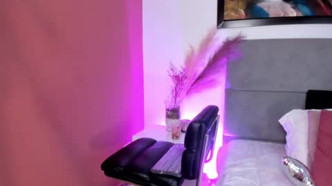  Lara Gold  online show from 20, 2, 2025