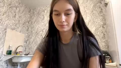 lara online show from 28, 4, 2026